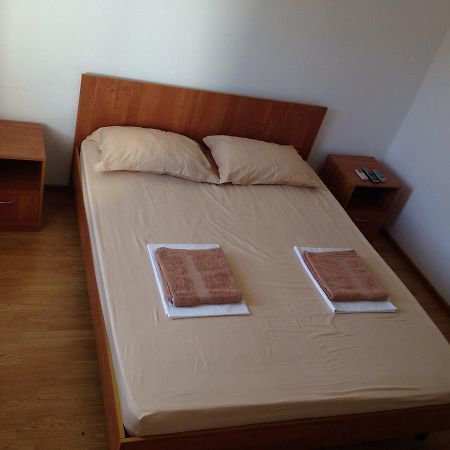 Hotel Sharmat Pizunda Esterno foto