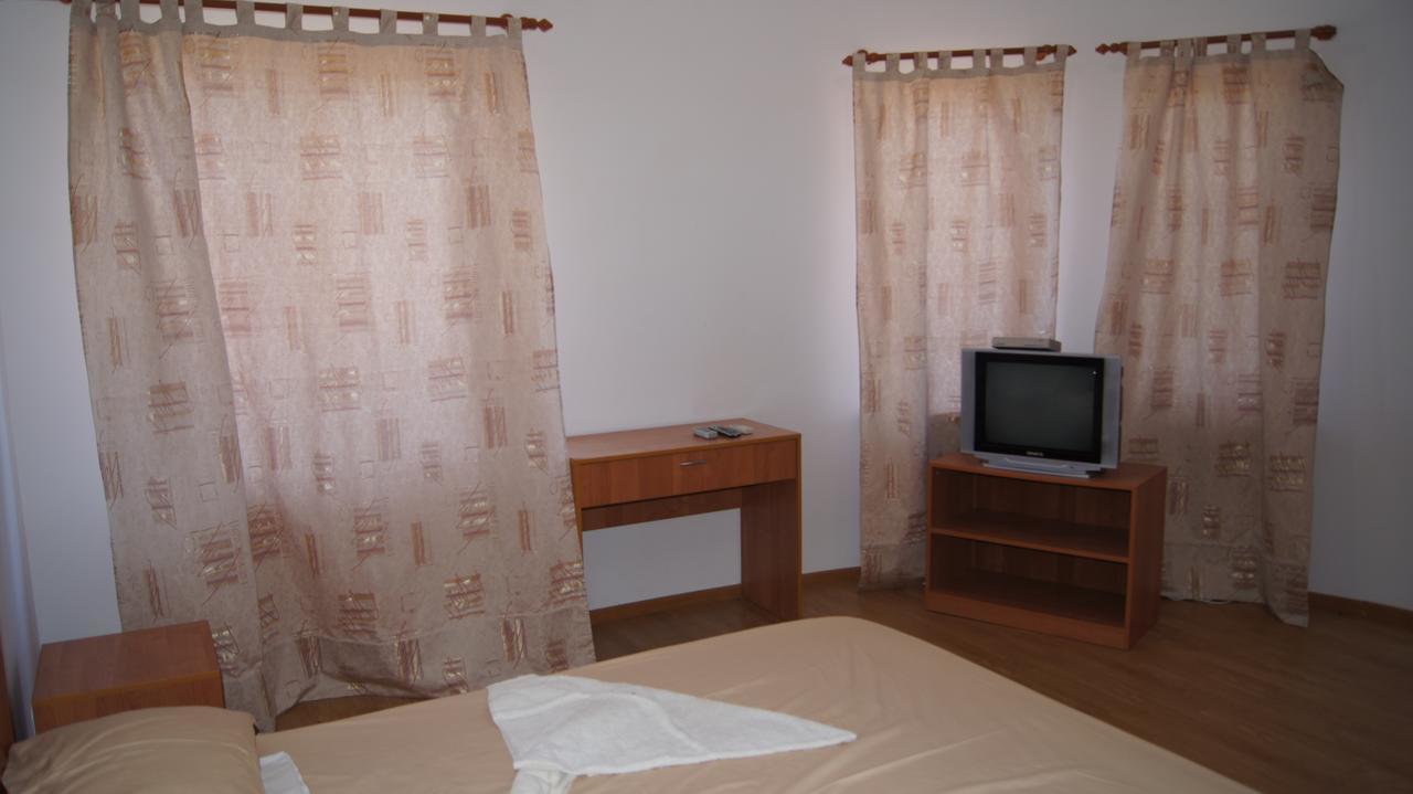 Hotel Sharmat Pizunda Esterno foto