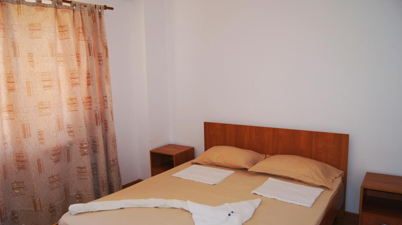 Hotel Sharmat Pizunda Esterno foto