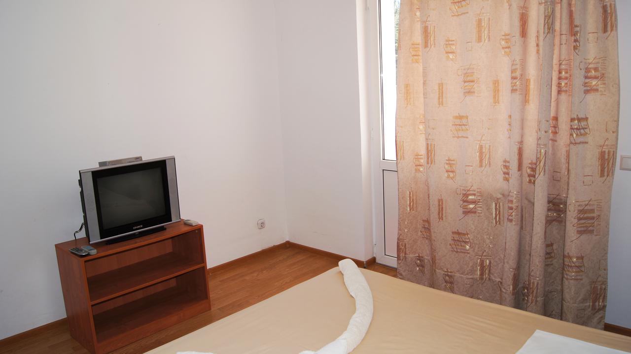 Hotel Sharmat Pizunda Esterno foto