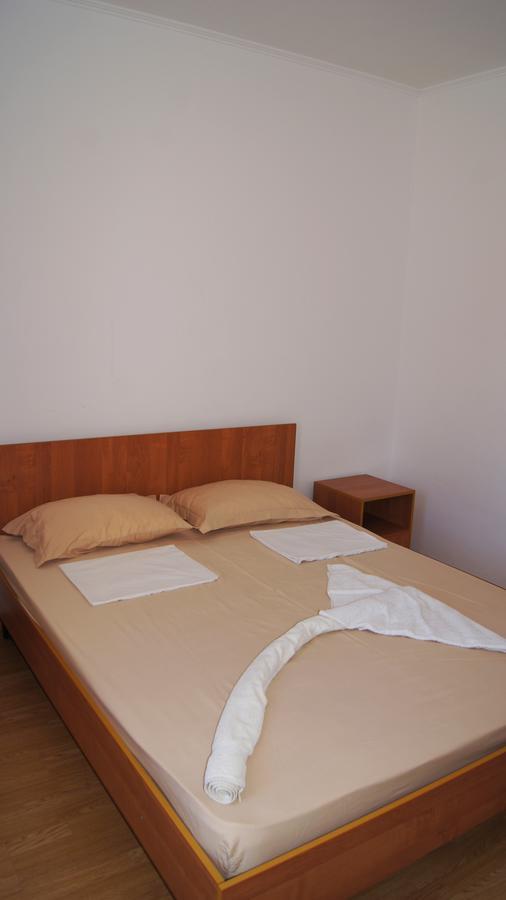 Hotel Sharmat Pizunda Esterno foto