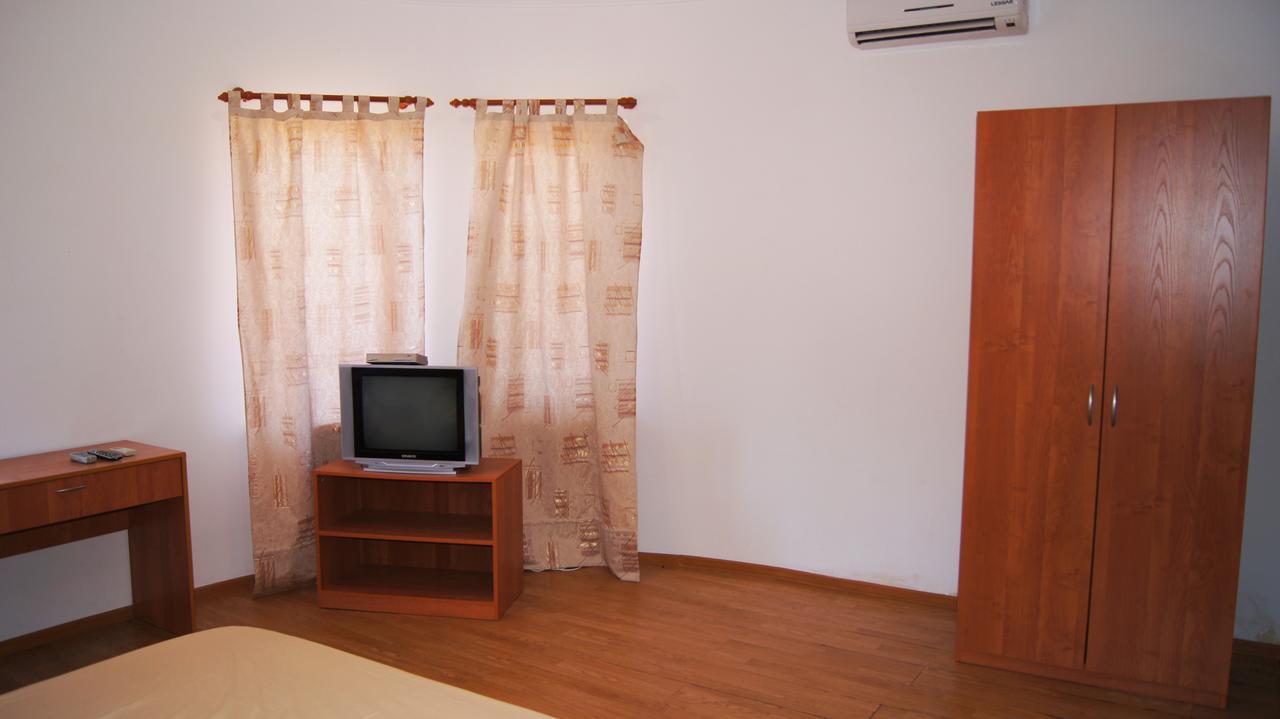 Hotel Sharmat Pizunda Esterno foto