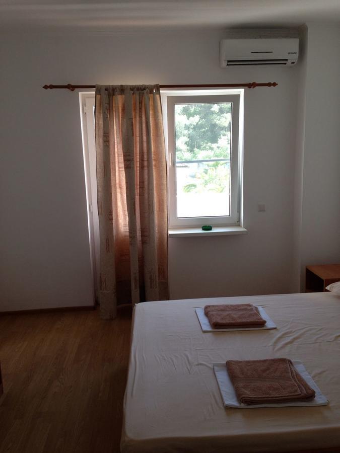 Hotel Sharmat Pizunda Esterno foto