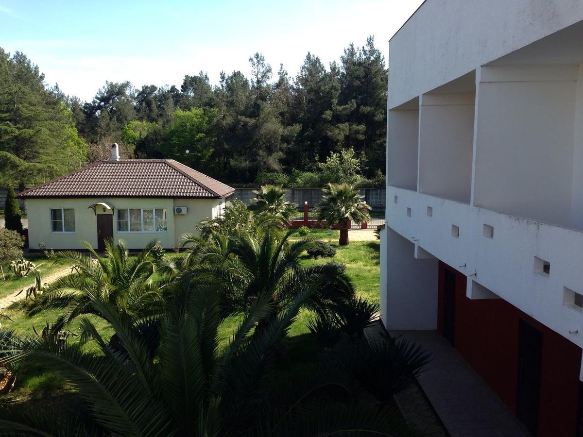 Hotel Sharmat Pizunda Esterno foto